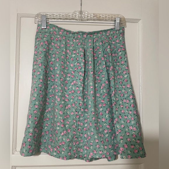 Dresses & Skirts - Floral Pleated Green Skirt